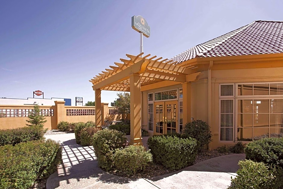 La Quinta Inn & Suites by Wyndham Pueblo