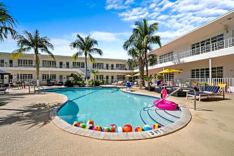Tradewinds Apartment Hotel Miami Beach