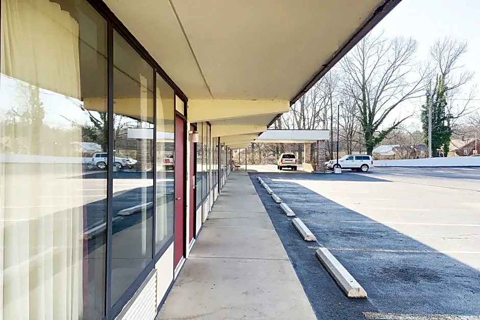 Paris Inn and Suites