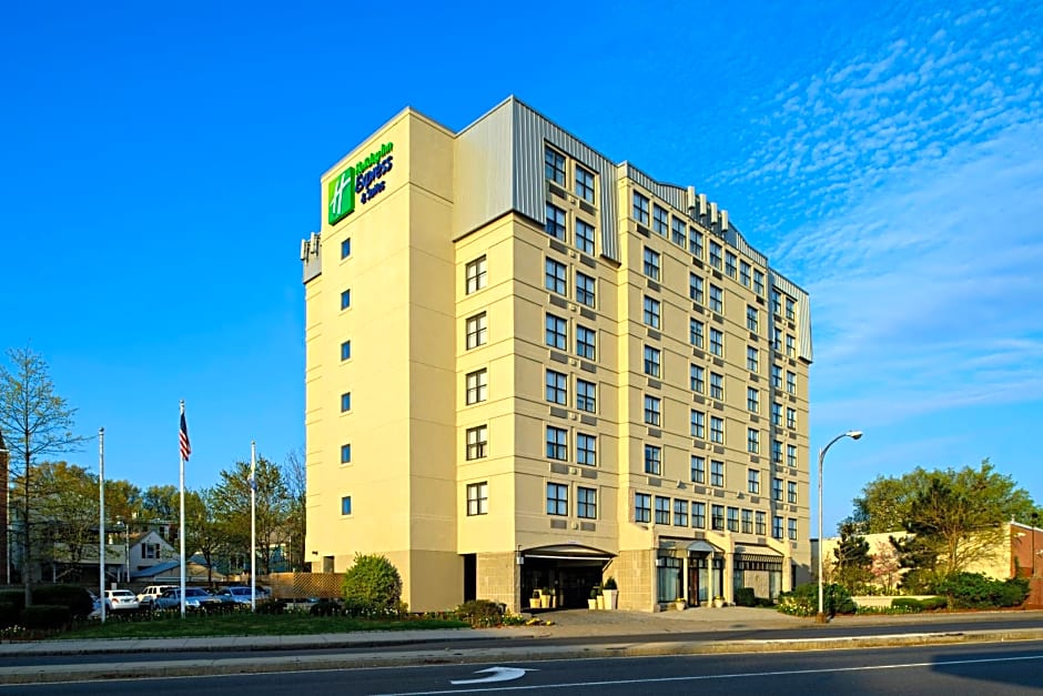 Holiday Inn Express Hotel & Suites Boston-Cambridge
