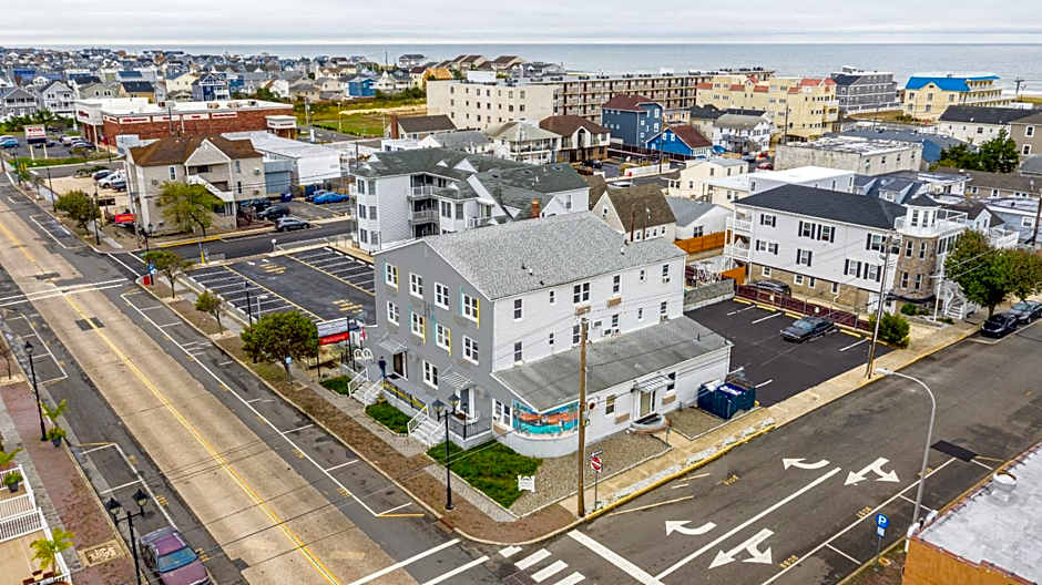 Hammock Inn & Suites North Beach Hotel