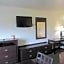 Howard Johnson by Wyndham Lubbock TX