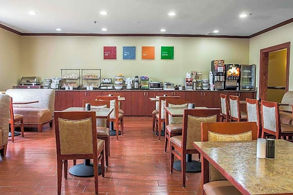 Comfort Inn & Suites University South
