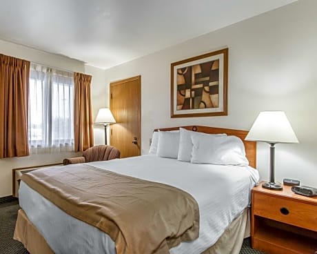 Queen Bed Non Smoking