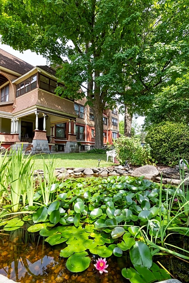 Saratoga Dreams Bed and Breakfast