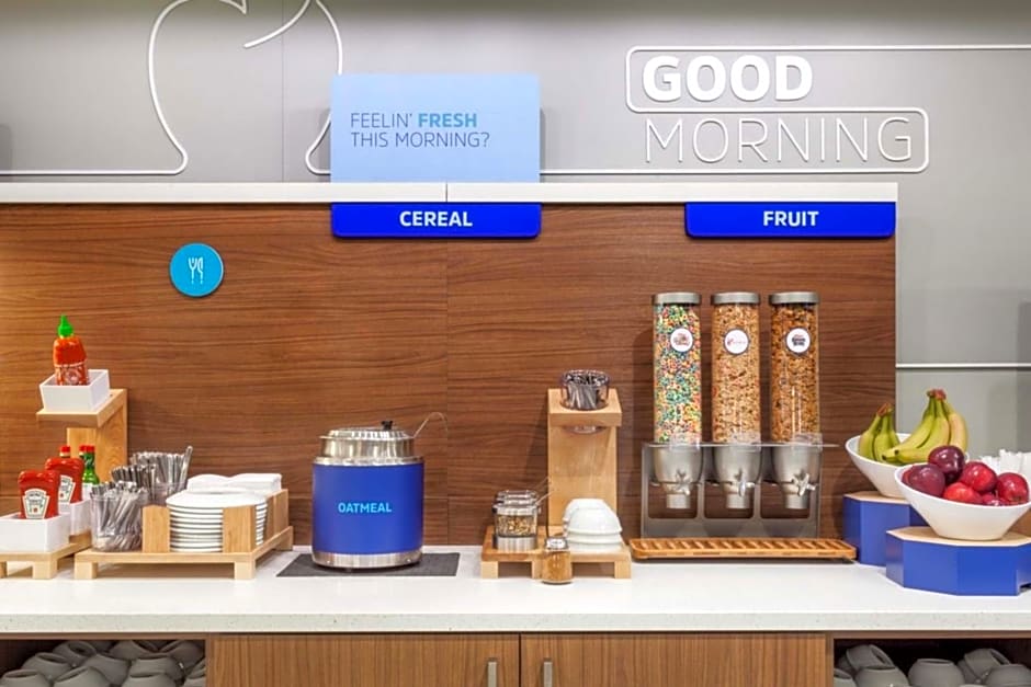 Holiday Inn Express & Suites El Paso Airport