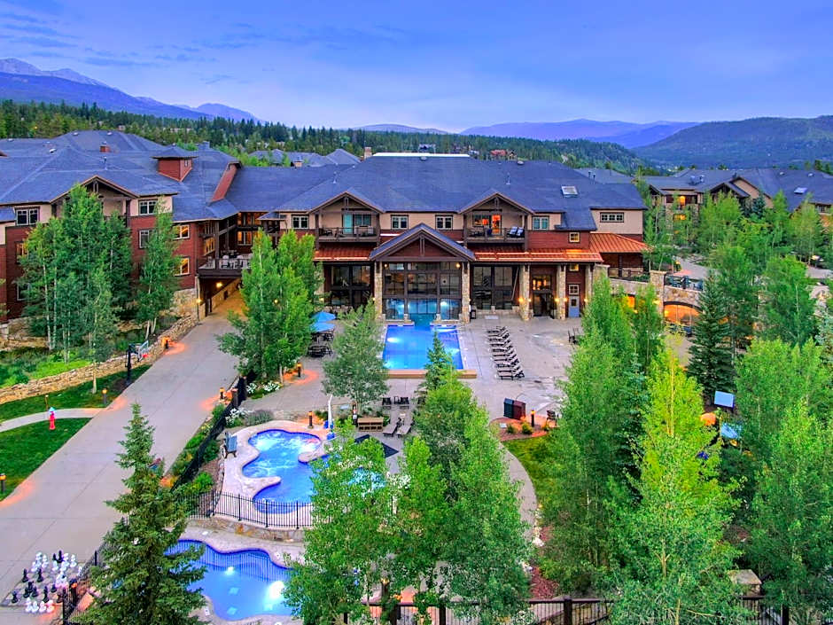 Grand Timber Lodge