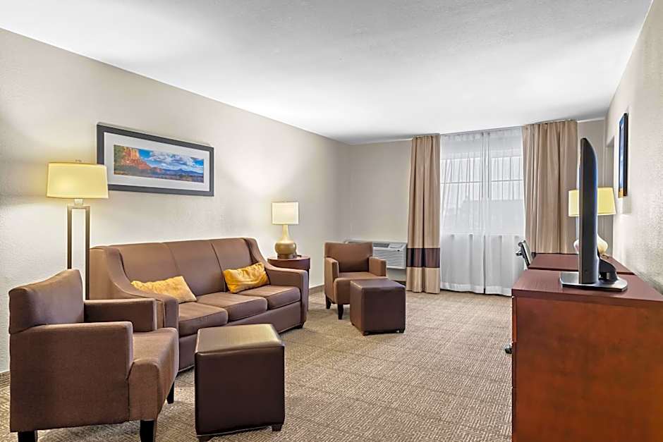Comfort Inn City of Natural Lakes