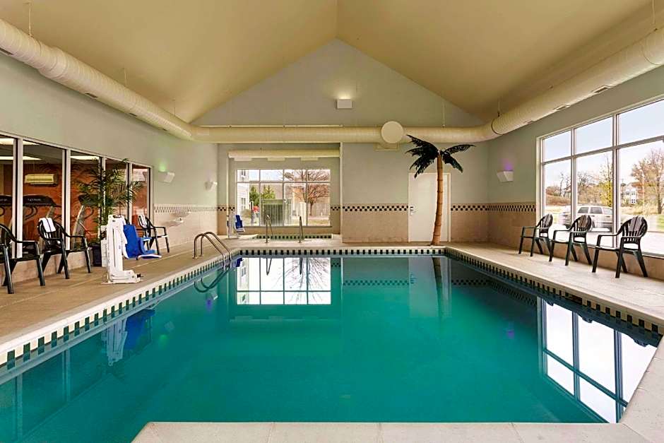 Country Inn & Suites by Radisson, Bentonville South - Rogers, AR