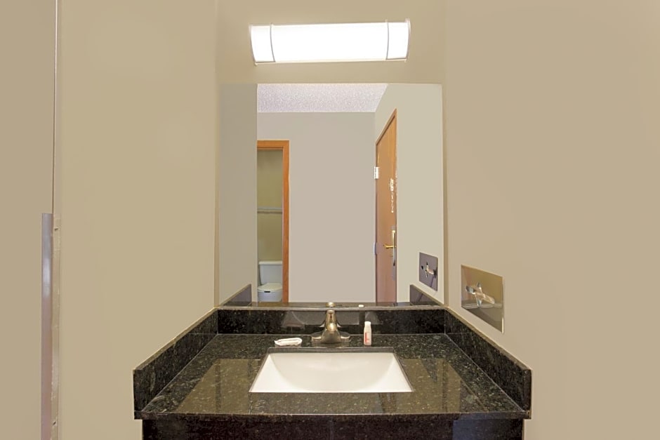 Super 8 by Wyndham Normal Bloomington