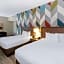 La Quinta Inn & Suites by Wyndham Tulsa Downtown - Route 66
