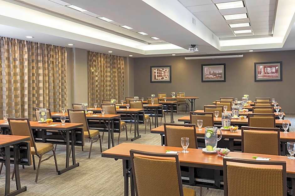 Courtyard by Marriott Boston Natick