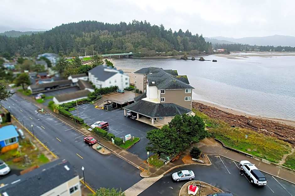 Siletz Bay Beachfront Hotel by OYO Lincoln City