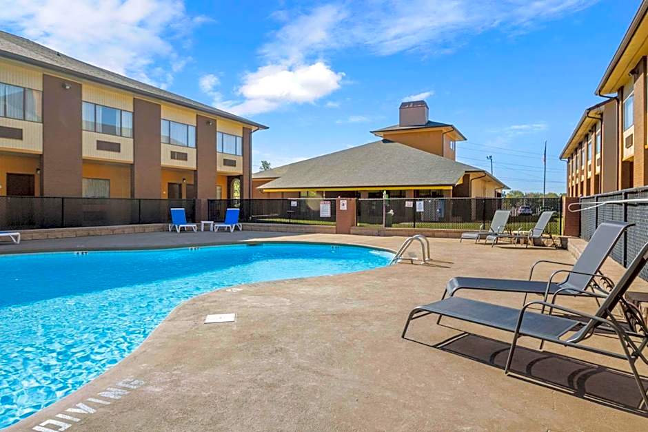 Quality Suites Hickory South