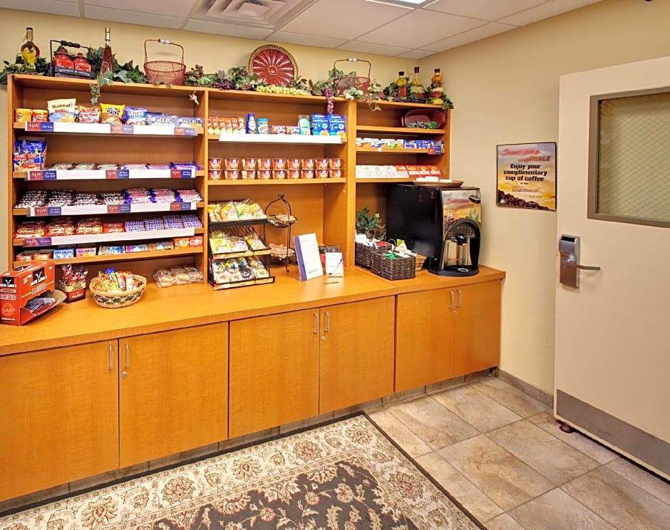 Candlewood Suites Omaha Airport