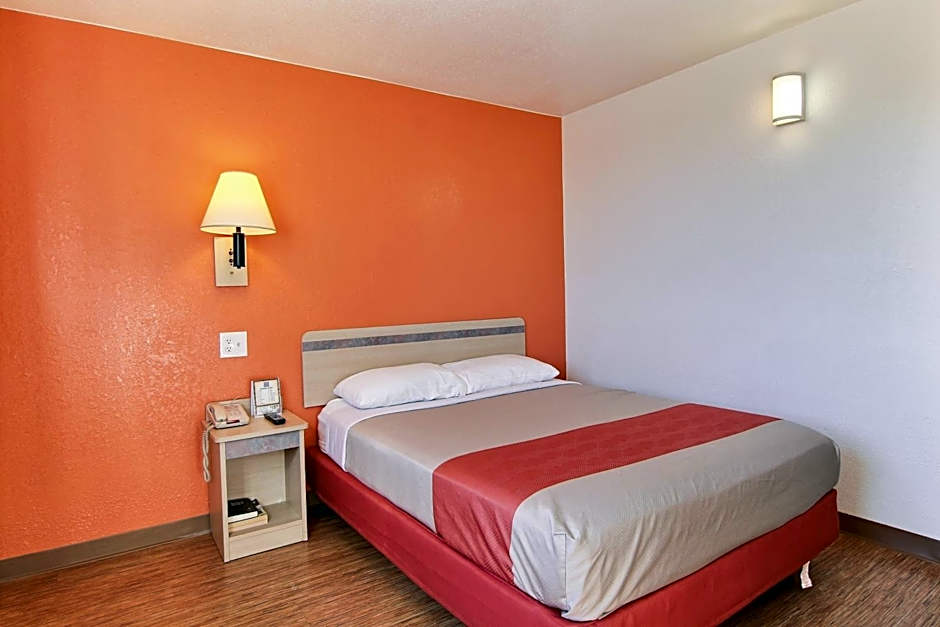 Motel 6-Fargo, ND - West Acres - North Fargo