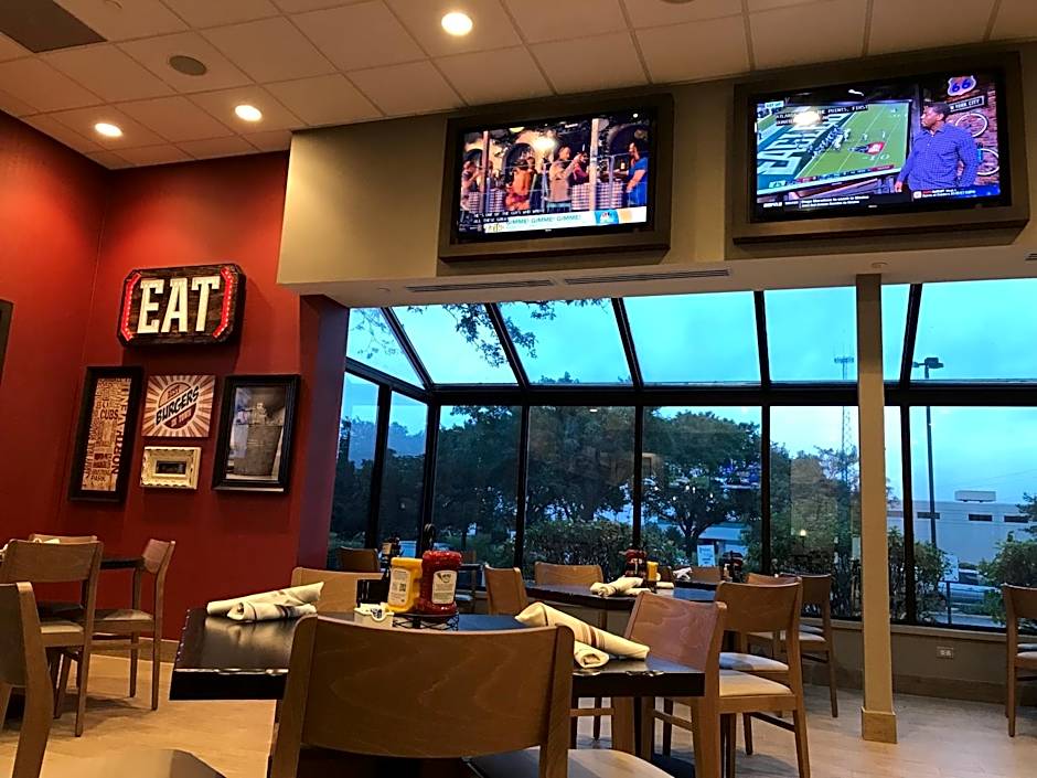 Holiday Inn & Suites Chicago-Carol Stream (Wheaton)