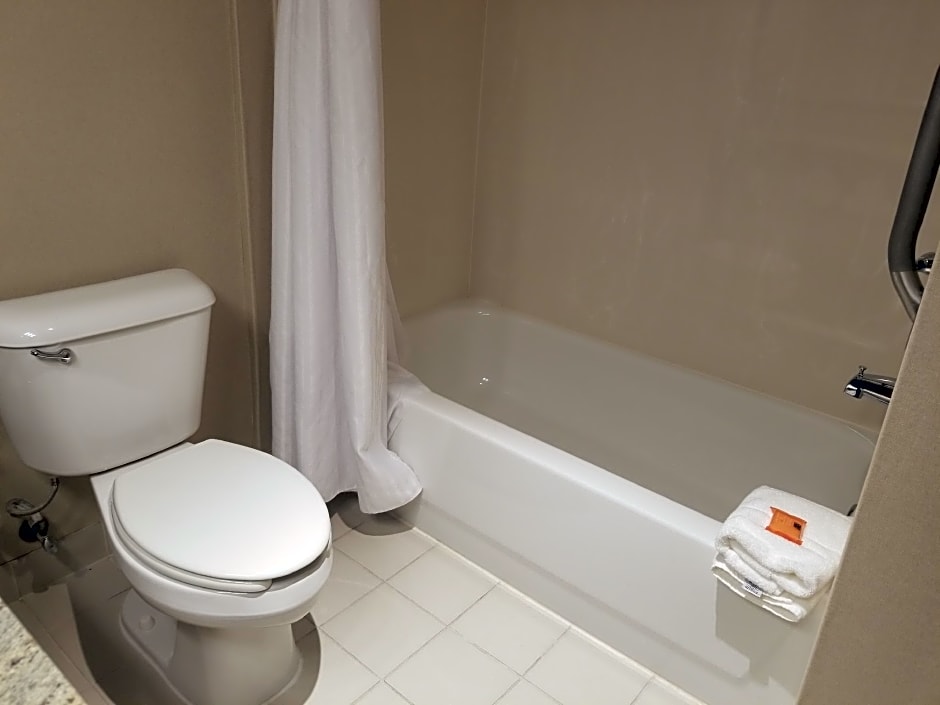 Hotel Detroit-Farmington Hills