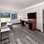La Quinta Inn & Suites by Wyndham Angleton