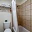 Howard Johnson Suites by Wyndham San Diego Chula Vista/BayFt