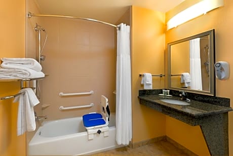 Studio Queen Suite