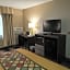 Super 8 by Wyndham Milwaukee Airport