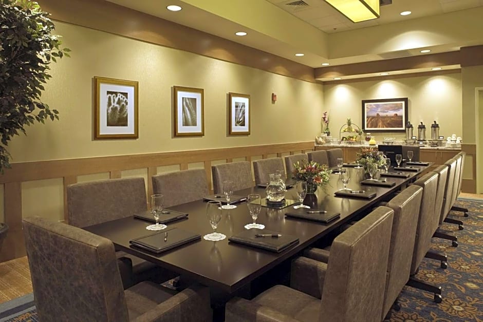 DoubleTree By Hilton Phoenix- Tempe