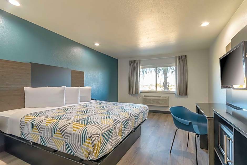 Studio 6 Suites Perris, CA