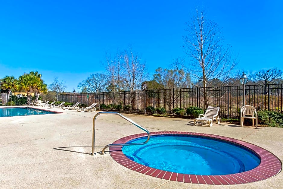 La Quinta Inn & Suites by Wyndham Hammond