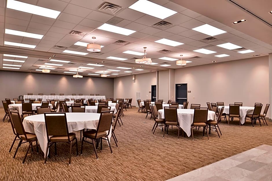 Country Inn & Suites by Radisson, Ft Atkinson, WI