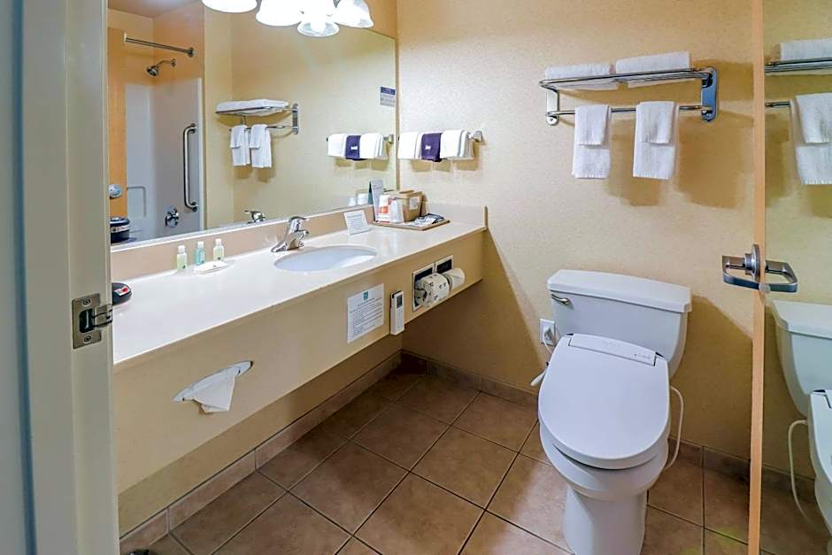 Quality Inn & Suites Sequim at Olympic National Park