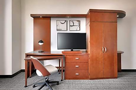 Queen Room with Two Queen Beds - Hearing Accessible