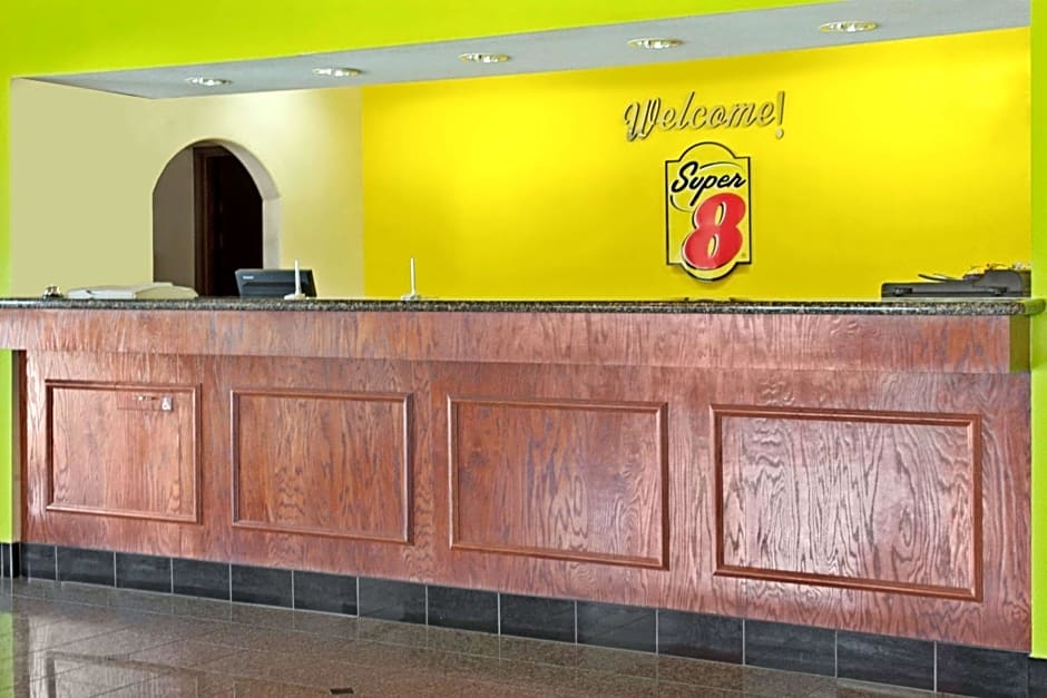 Super 8 by Wyndham Humble/Fm 1960/Hwy 59