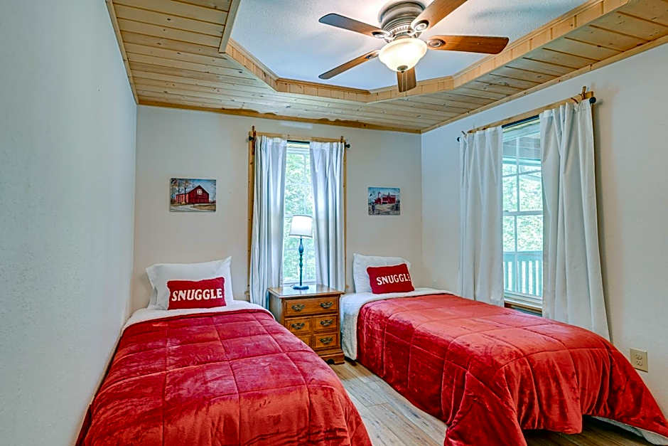 Smoky Mountain Cabin with Camping Area and Fire Pit!