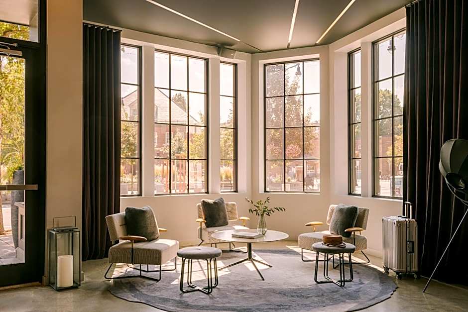 Sonder 907 Main