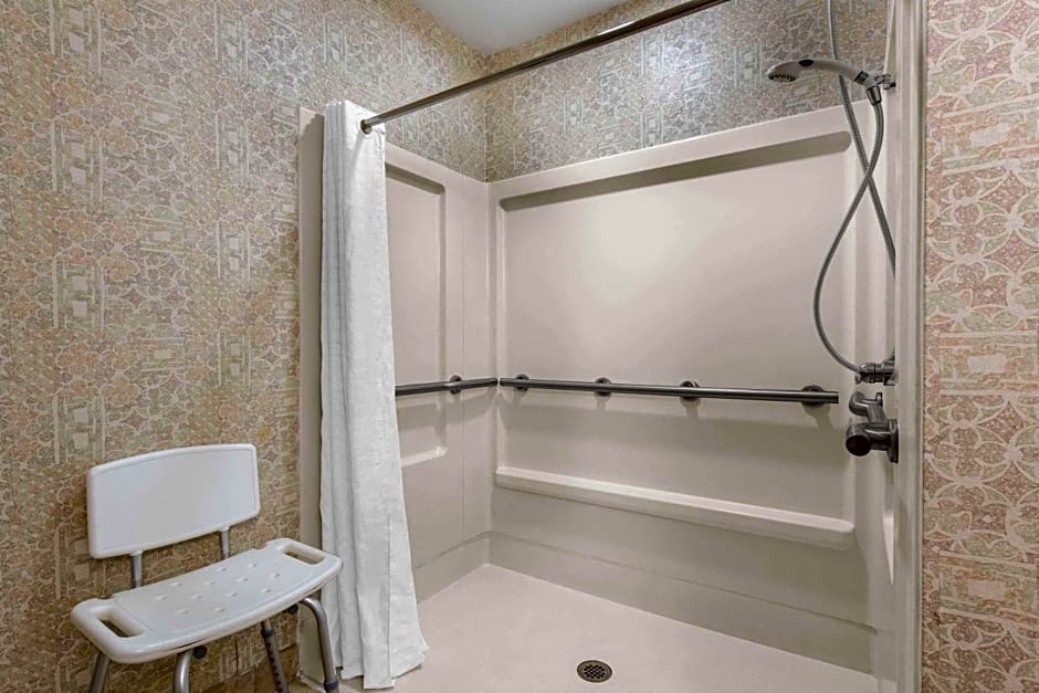 Hawthorn Suites by Wyndham Lancaster