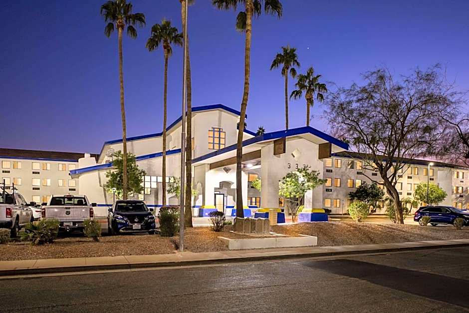 Days Inn & Suites by Wyndham Mesa Near Phoenix