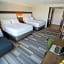 Holiday Inn Express & Suites Miami Airport