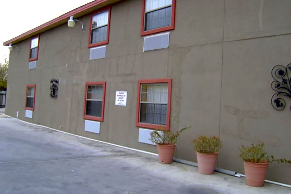 Camino Real Hotel
