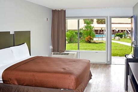 King Room - Accessible/Non-Smoking