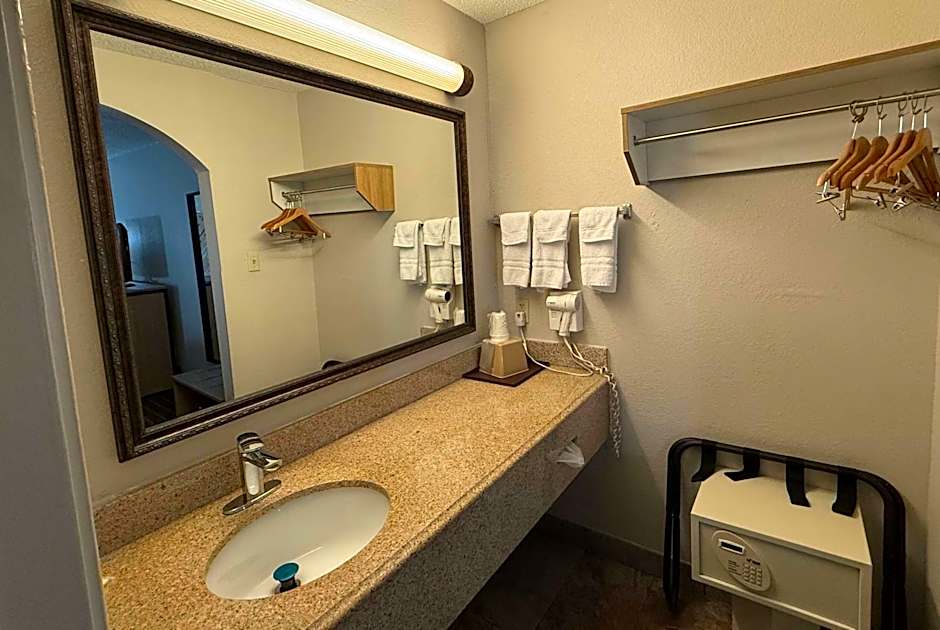Days Inn by Wyndham San Antonio Interstate Hwy 35 North