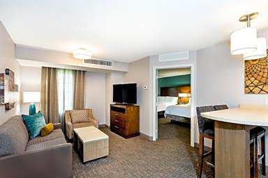 One-Bedroom Queen Suite with Two Queen Beds