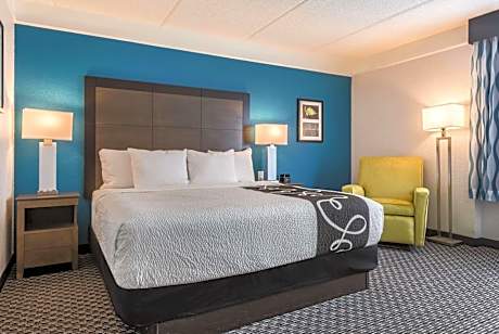 King Room - Mobility and Hearing Impaired Access/Non-Smoking