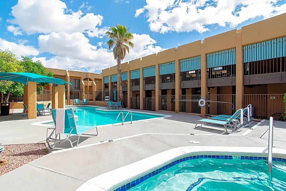 Ramada by Wyndham Tucson Airport