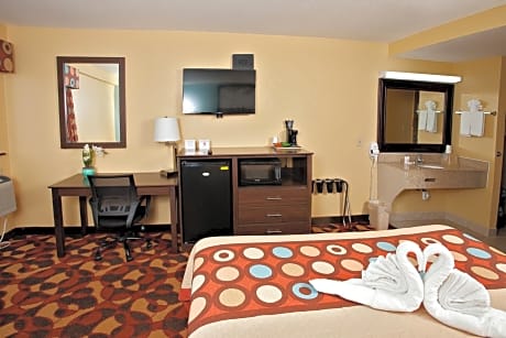 Americas Best Value Inn - Wichita West / Airport - Alojamientos en WICHITA