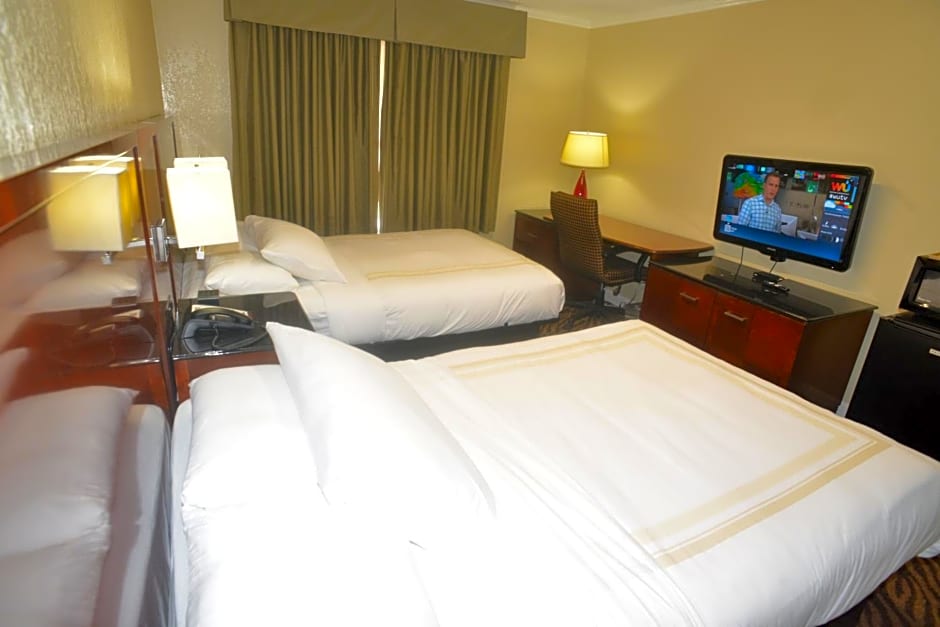 Hometown Inn & Suites