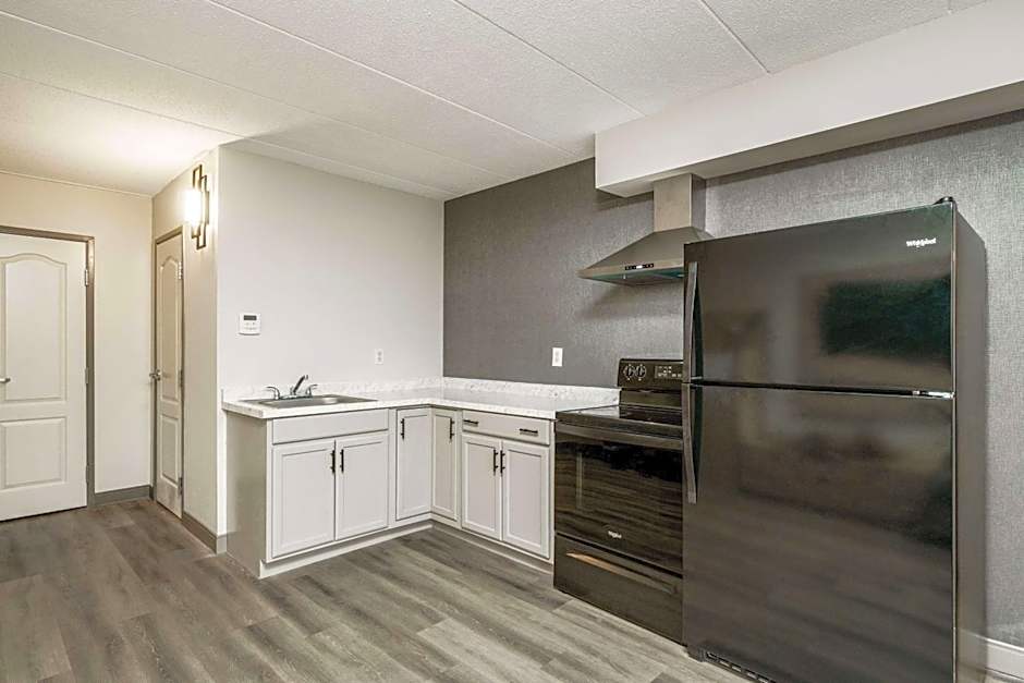 La Quinta Inn & Suites by Wyndham Lexington Park
