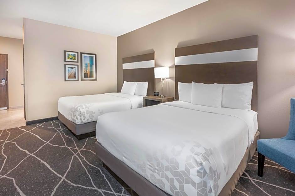 La Quinta Inn and Suites by Wyndham Houston Spring South