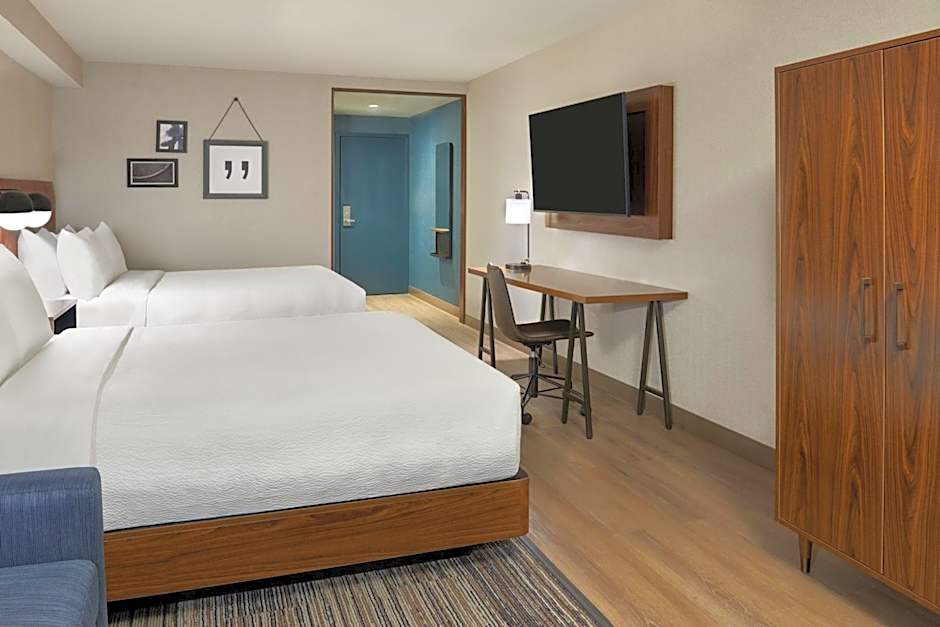 Four Points by Sheraton Point Edward Sarnia
