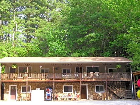 Deep Creek Lodge 